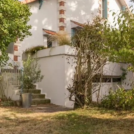 Maison De Charme Avec Jardin, Velos Et Jeux Pour Enfants A - Fr-1-306-838