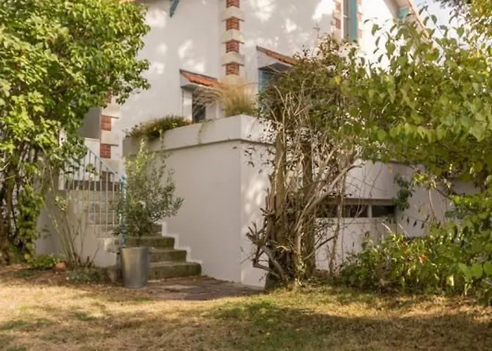 Maison De Charme Avec Jardin, Velos Et Jeux Pour Enfants A - Fr-1-306-838